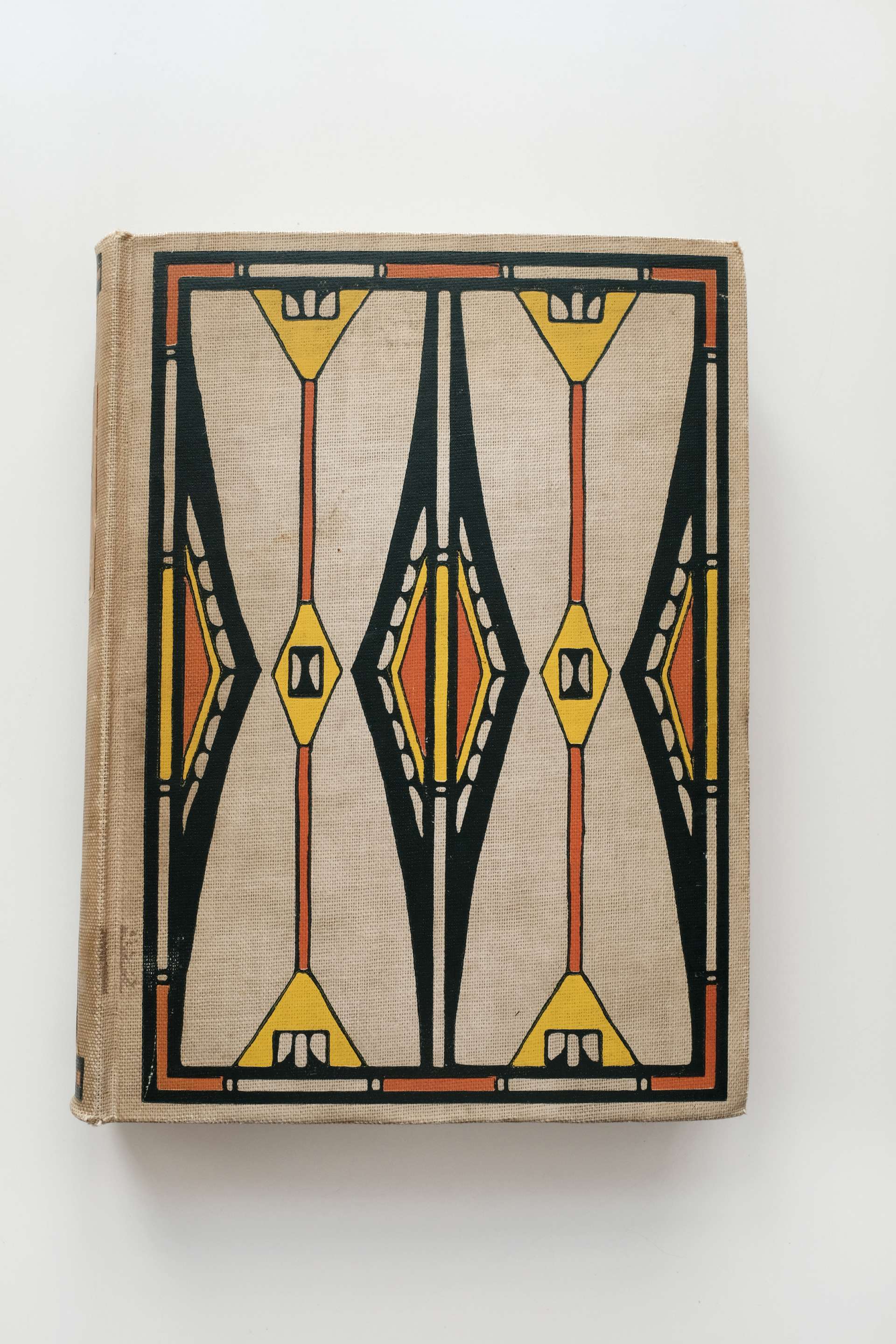 The indian's book, couverture en toile XXème s. à motifs géométriques